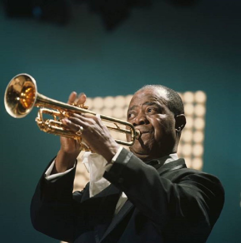 LOUIS AMSTRONG (SATCHMO)